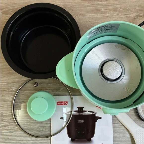 EUC Dash Mini Rice Cooker - Picture 2 of 2
